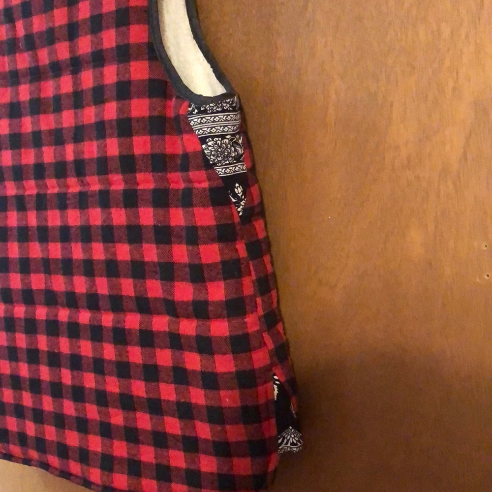 Vest - Picture 3 of 4